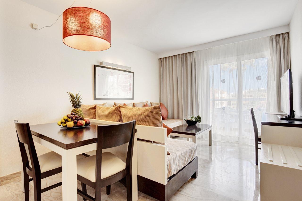 Grupotel Santa Eularia & Spa - Adults Only 산타 에우랄리아 데 리오 외부 사진