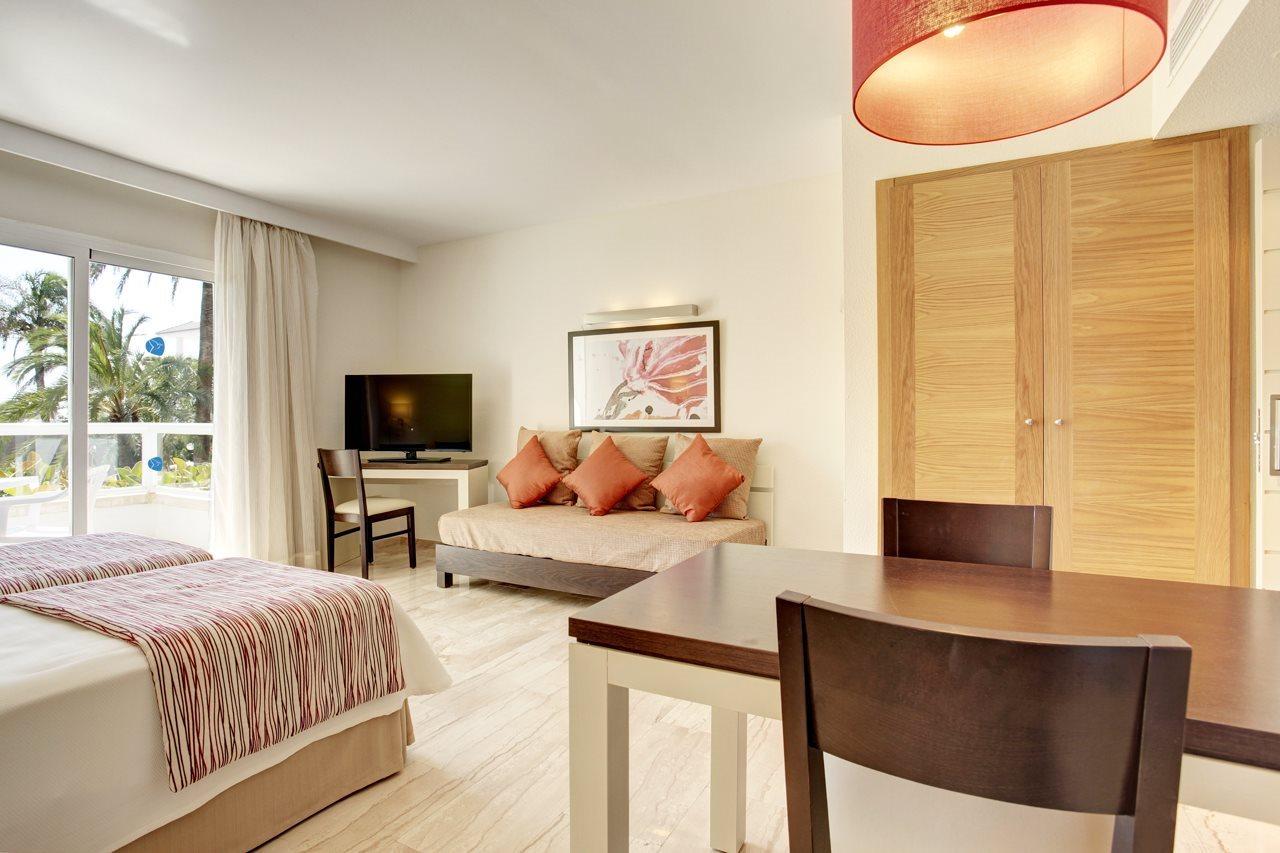 Grupotel Santa Eularia & Spa - Adults Only 산타 에우랄리아 데 리오 외부 사진